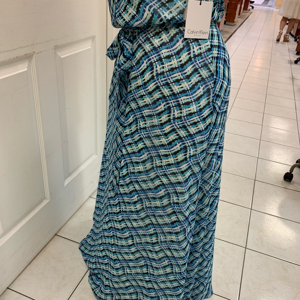 Maxim Dress - Picture 5 of 8